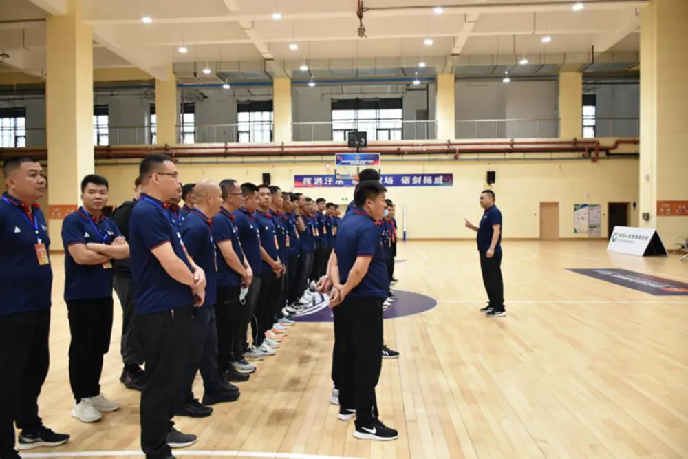 女性篮球运动员参加锦标赛的机会_0